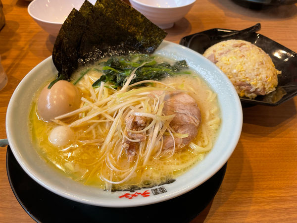 「ラーメン大盛　チャーハンセット」@町田商店 小岩店の写真