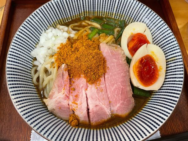 「カレーマゼニボシジャンキー(¥880)味玉(¥110)」@ふく流らーめん 轍 本町本店の写真