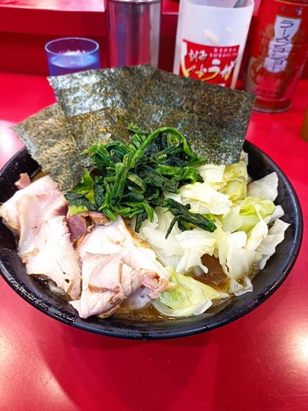「チャーシュー麺(大盛)、キャベツトッピング」@家系総本山 ラーメン吉村家の写真