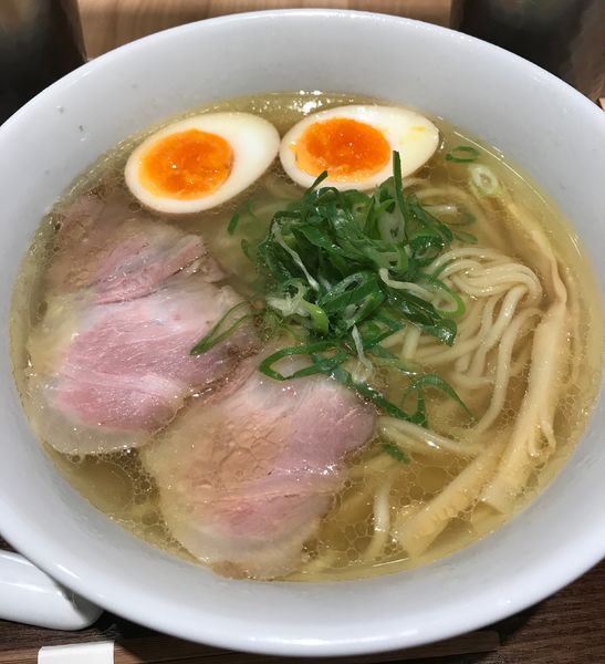 「黄金の塩」@彩色ラーメンきんせい エキマルシェ大阪店の写真