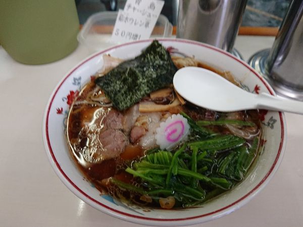 「青島チャーシュー 麺大盛り ほうれん草」@青島食堂 秋葉原店の写真