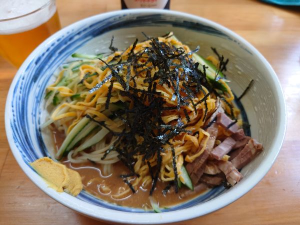 「冷やし中華そば820円＋瓶ビール660円」@銀将の写真