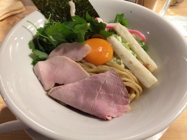 「温泉卵のまぜSOBA」@むぎとオリーブ マーチエキュート神田万世橋店の写真