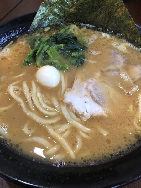 「醤油ラーメン　太麺」@豚骨らーめん道の写真