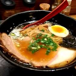 武蔵野らーめん（半チャーハンとのセット）（９８８円）