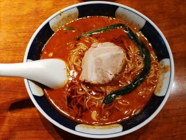 「だんだんめん（中辛）+サービスライス」@支那麺 はしご 銀座本店の写真