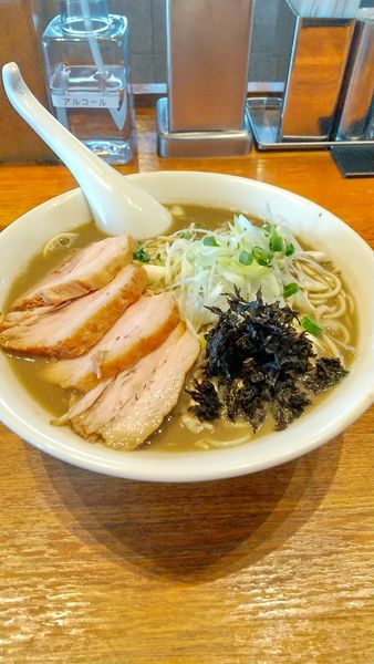「濃厚煮干そば 肉増し」@中村屋総本山の写真