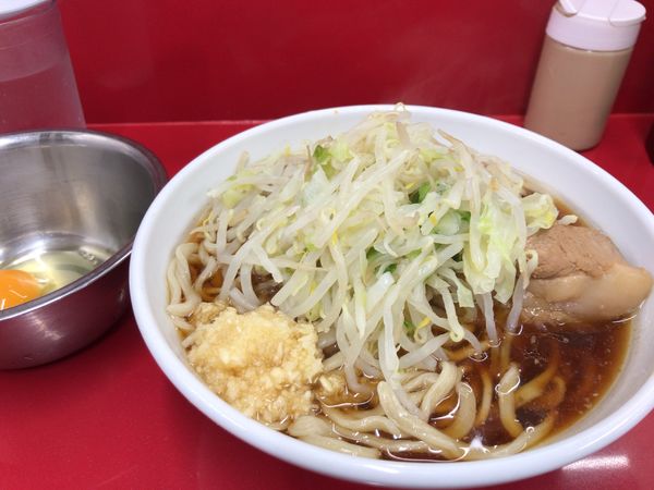 「小ラーメン(ニンニク)+生たまご 800円」@ラーメン二郎 越谷店の写真