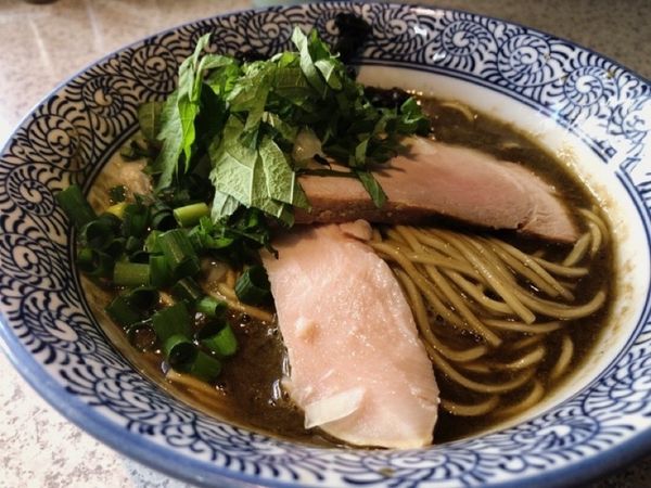 「濃厚煮干しラーメン」@破壊的イノベーションの写真