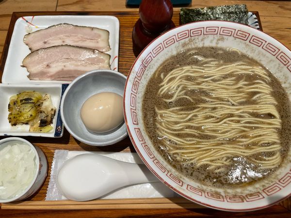 「【限定】アジ海富そば(¥950)トリュフ味玉(¥100)」@炭火焼濃厚中華そば 海富道の写真