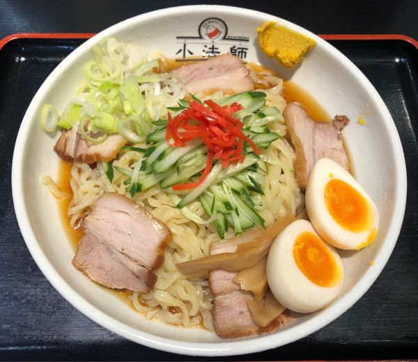 「【夏季限定】中華風冷やしラーメン＋味玉」@喜多方ラーメン 坂内 汐留シティセンター店の写真