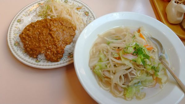 「ハーフ&ハーフ(¥970)」@長崎ちゃんぽん 2×3 [スリーレッグ]の写真