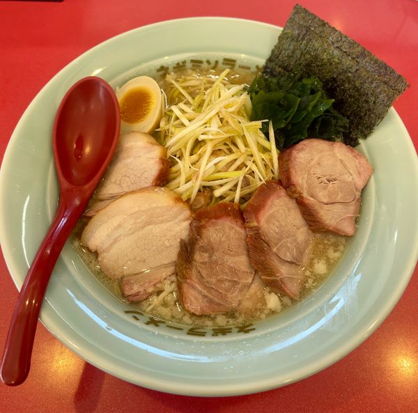 「ネギチャーシュー半麺半玉（1000円）」@ラーメンショップ 磐田竜洋店の写真