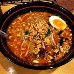 博多豚骨担々麺