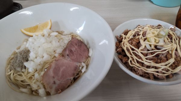 「油そば450円+豚めし（麺とセット)150円」@寺カフェ 中華そば水加美の写真