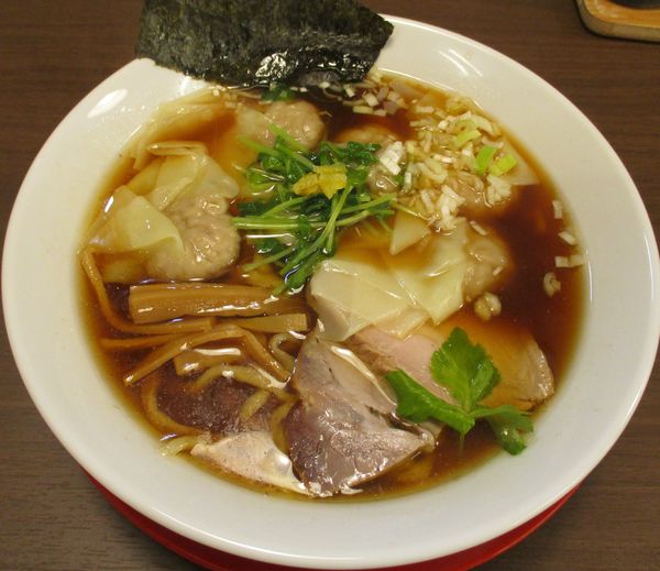 「手打ちわんたん麺（醤油）900円」@中華そば 麦笑 本所吾妻橋店の写真