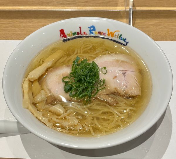 「塩中華そば（980円）」@塩中華そば おかだ なんばラーメン一座店の写真