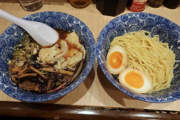 「ワンタンつけ麺　830円＋味玉　100円」@肉厚わんたん麺と手作り焼売 ら麺亭 浅草支店の写真