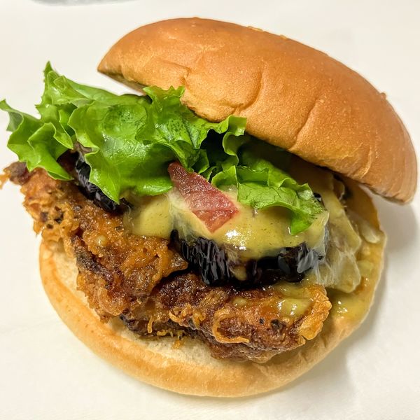 「ﾊﾟｸﾁｰｸﾞﾘｰﾝｶﾚｰﾊﾞｰｶﾞ580円ﾘｰﾌﾚﾀｽ変更」@FRESHNESS BURGER ららぽーとTOKYO-BAY店の写真