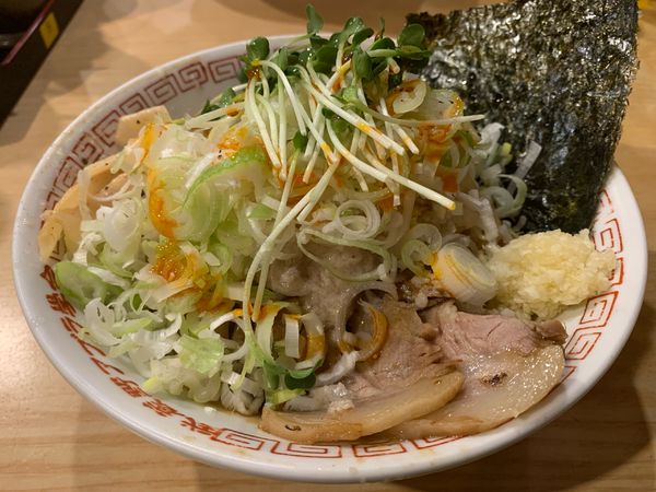 「特濃油そば 大盛り+ネギ」@武蔵野アブラ学会 早稲田総本店の写真