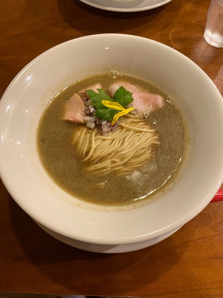 「煮干しラーメン、鶏の和え玉」@中華そば 先崎の写真