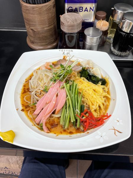 「馬賊冷やし中華」@中国手打拉麺 馬賊 日暮里店の写真