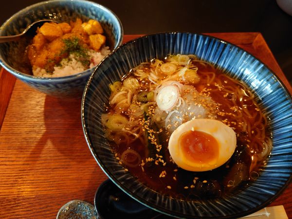 「【限定】冷やしおろしそば900円＋ミニカレー350円」@Omirukの写真