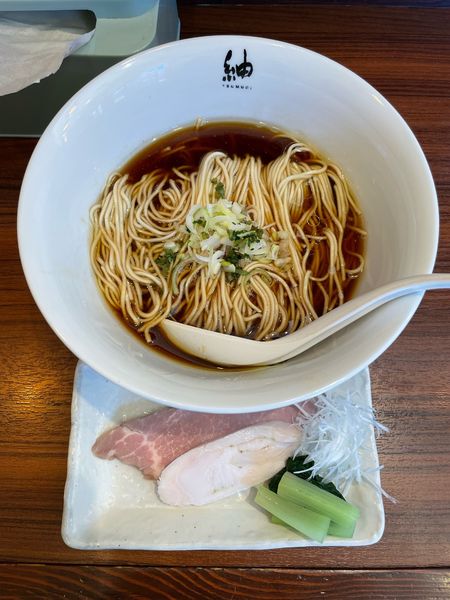 「醤油ラーメン(880円)」@紬生の写真