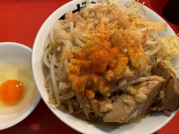 「ラーメン中全マシ生卵」@ラーメンエボシ 鶴舞店の写真