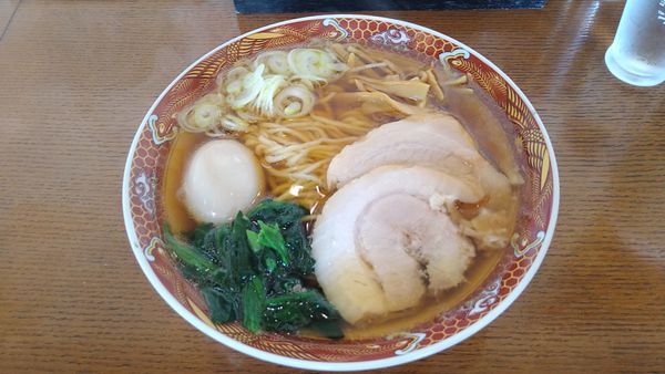 「醤油味玉ラーメン¥750-」@自家製手もみ麺 ラーメン赤松の写真