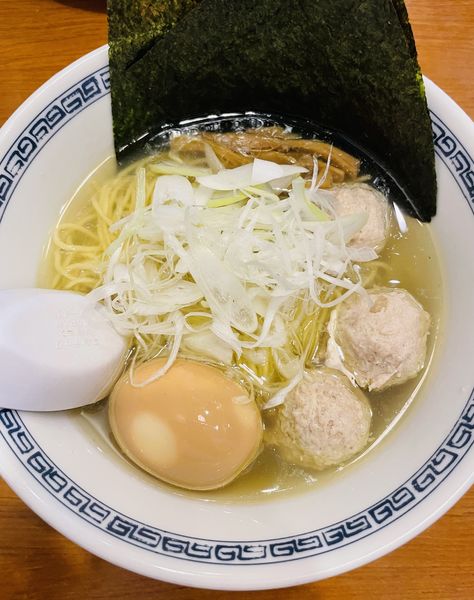 「味玉塩ラーメン 900円」@稲荷屋の写真