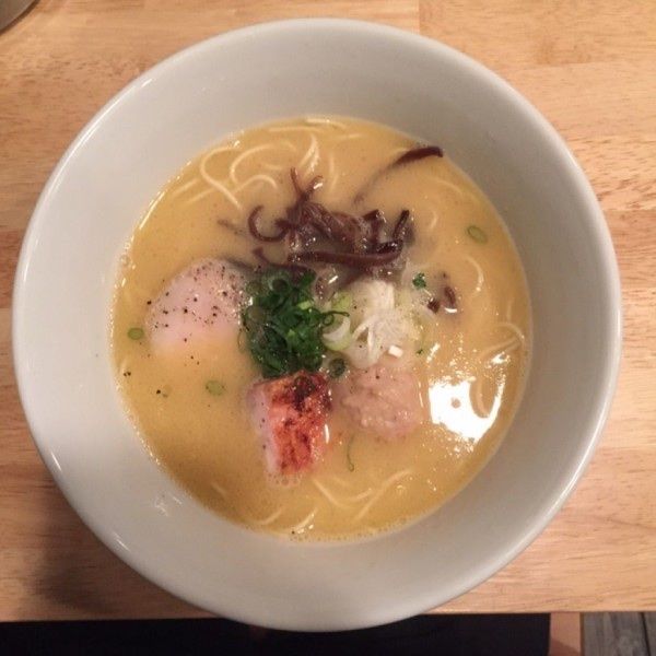 「博多水炊きらーめん」@博多水炊きらーめん うかんむりの写真