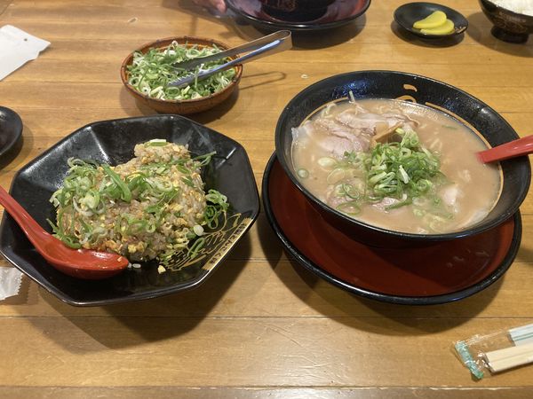 「特製ラーメン　チャーハンセット　930円」@うま屋ラーメン 彦根店の写真