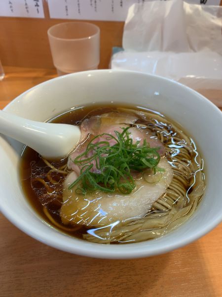 「醤油らぁめん(800円)」@らぁ麺 はやし田 池袋店の写真