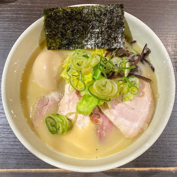 「特製鶏白湯ラーメン（塩）¥1,100 ★名物半チャーハン¥300」@麺や 福一の写真