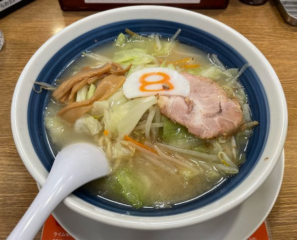 「野菜ラーメン塩+ビール  ￥682+Priceless」@8番らーめん 金沢駅店の写真