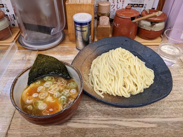 「つけ麺中盛＋味玉」@つけ麺屋 やすべえ 新宿店の写真