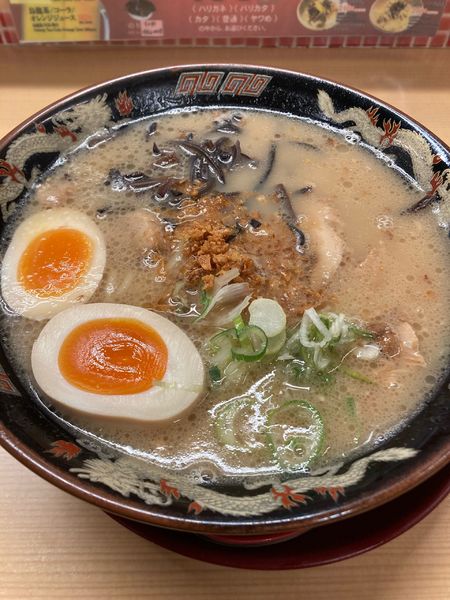 「たまご豚トロラーメン」@鹿児島ラーメン 豚とろ 鹿児島中央駅前店の写真