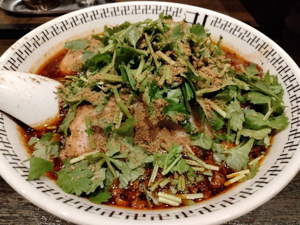 「スパイス味玉ラーメン＋コマ切れ＋パクチー＋スパイス増し」@スパイス・ラー麺 卍力の写真