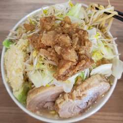 中ラーメン(950円) 全部マシマシ