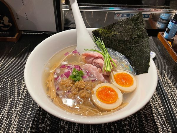 「【限定】冷やしらぁ麺（真昆布水×しじみ出汁）¥1200」@酒肴場 屯の写真