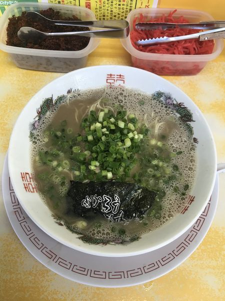 「ラーメン¥700 替え玉サービス」@よかろうもんの写真