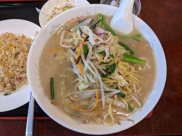 「野菜タンメン＋半チャーハン：850円」@中華居酒屋 日昌園の写真