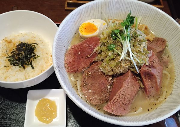 「【限定】牛タンネギ塩らーめん（ミニライス付）￥980」@和風らーめん 凪の写真