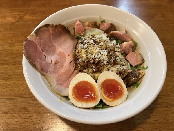 「燻製チーズまぜそばDX1150円」@らぁ麺はうす Sumika0の写真