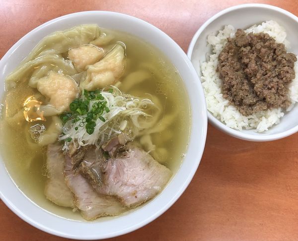 「海老ワンタンメン950円➕生姜丼100円」@日陰の写真