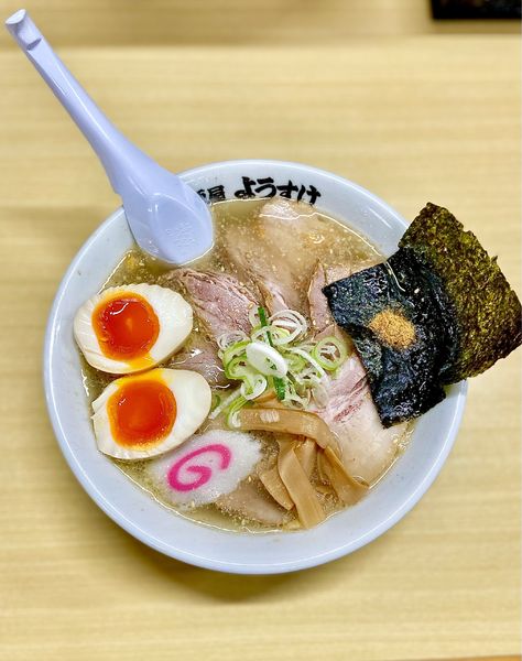「創作の塩ラーメン + チャーシュー + 味玉」@麺屋 ようすけの写真