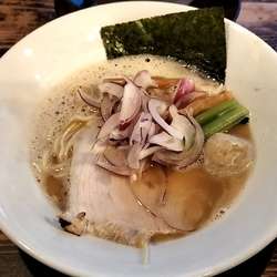 とりそばしょうゆ 900円