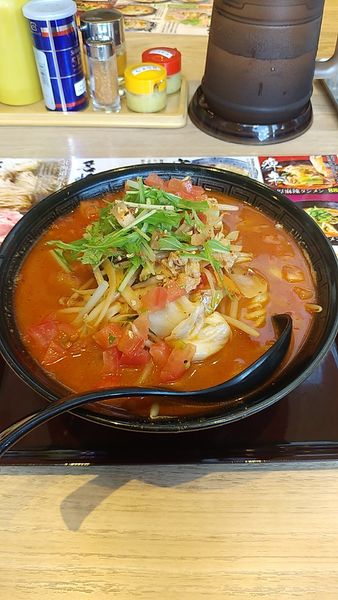 「(限定)夏の辛みそトマトタンメン(大盛)」@埼玉タンメン 山田太郎 所沢本店の写真