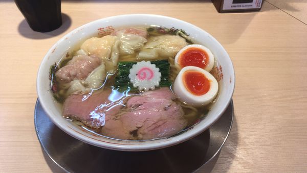 「全部入りワンタン麺白だし　1290円」@キング製麺の写真